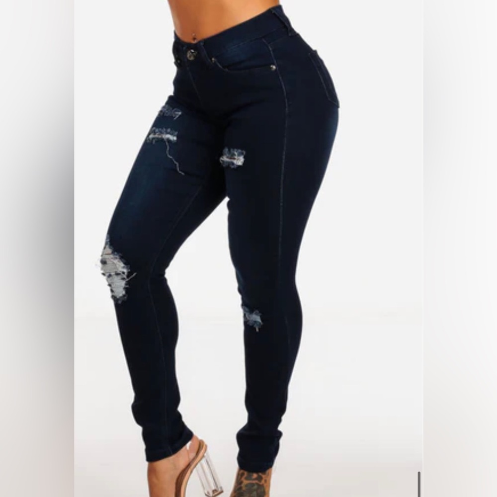 NWT Moda Xpress Mid-Rise Distressed Skinny Jeans